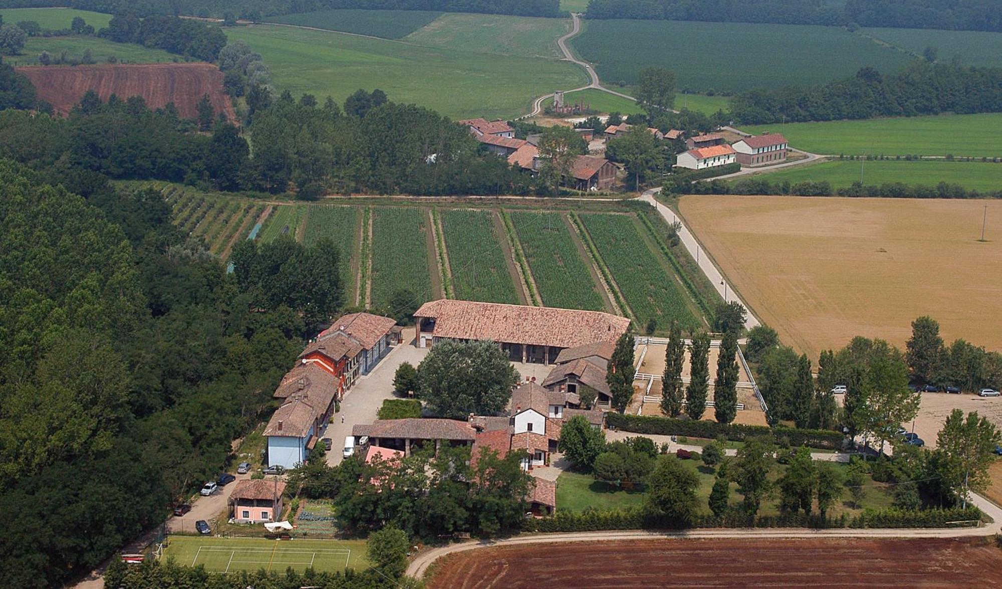 Agriturismo Cascina Caremma Besate Exterior photo